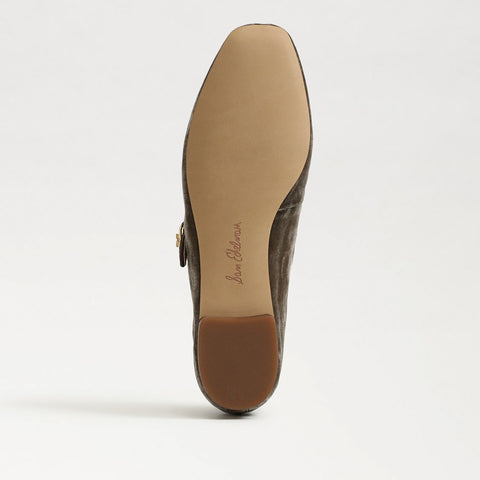 Michaela Mary Jane Flat