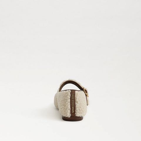 Michaela Mary Jane Flat