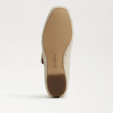 Michaela Mary Jane Flat