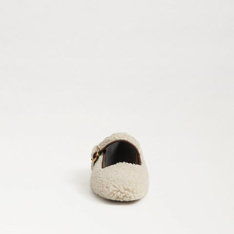 Michaela Mary Jane Flat