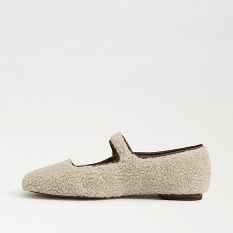 Michaela Mary Jane Flat