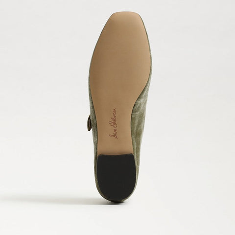 Michaela Mary Jane Flat