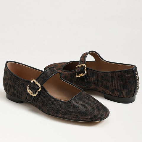 Michaela Mary Jane Flat