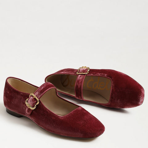 Michaela Mary Jane Flat